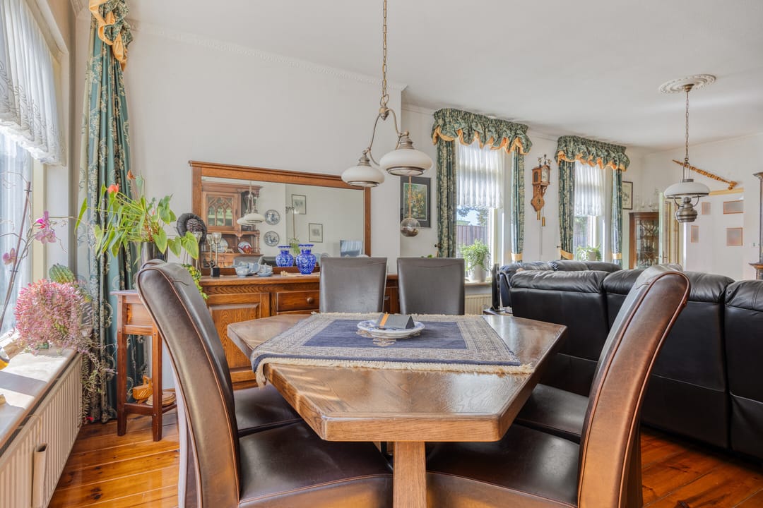 Foto 13 van Heerma van Vossstraat 13