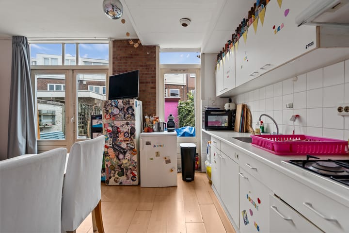 Photo 4 of Adelboldstraat 23