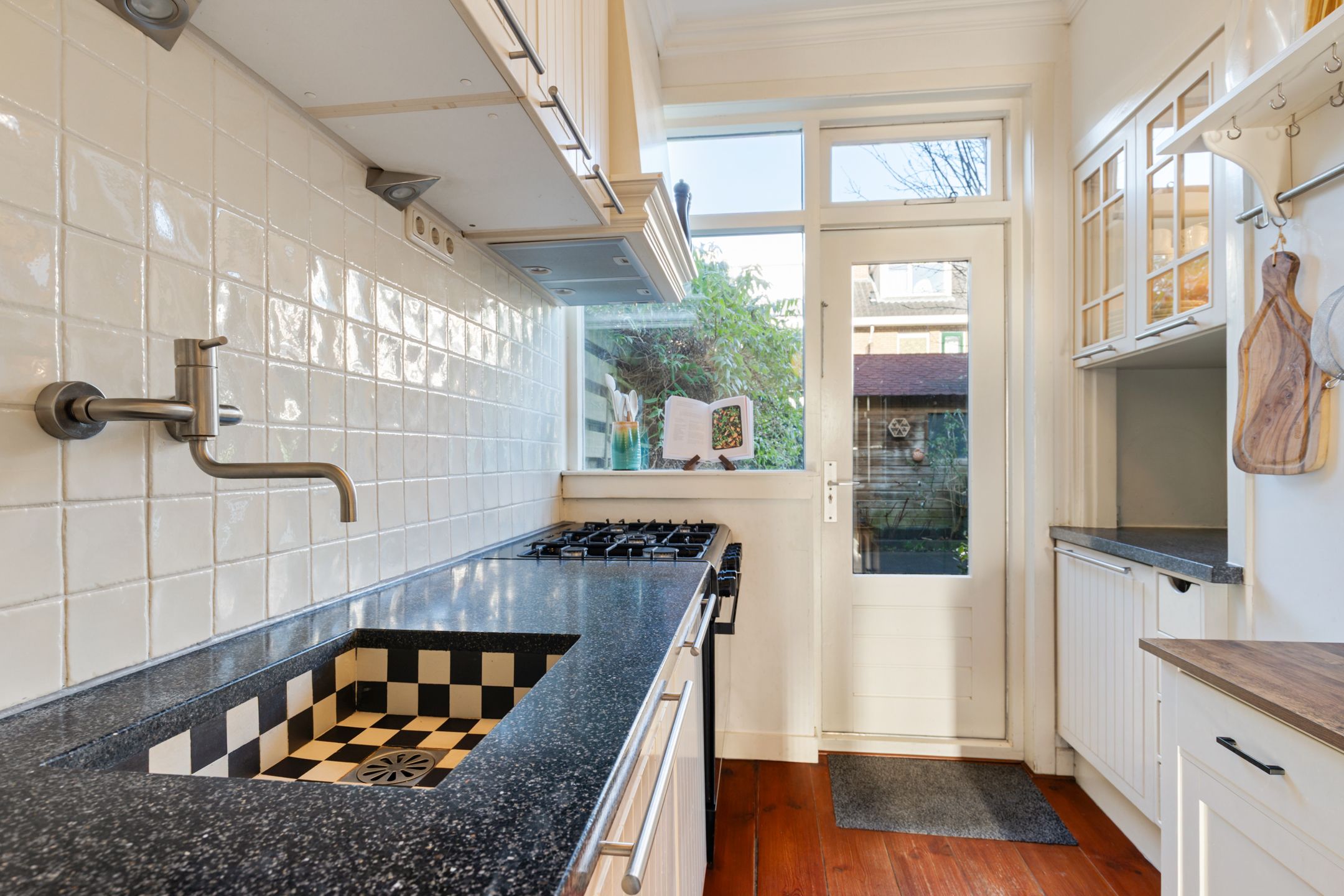 Foto 12 van Brederostraat 95