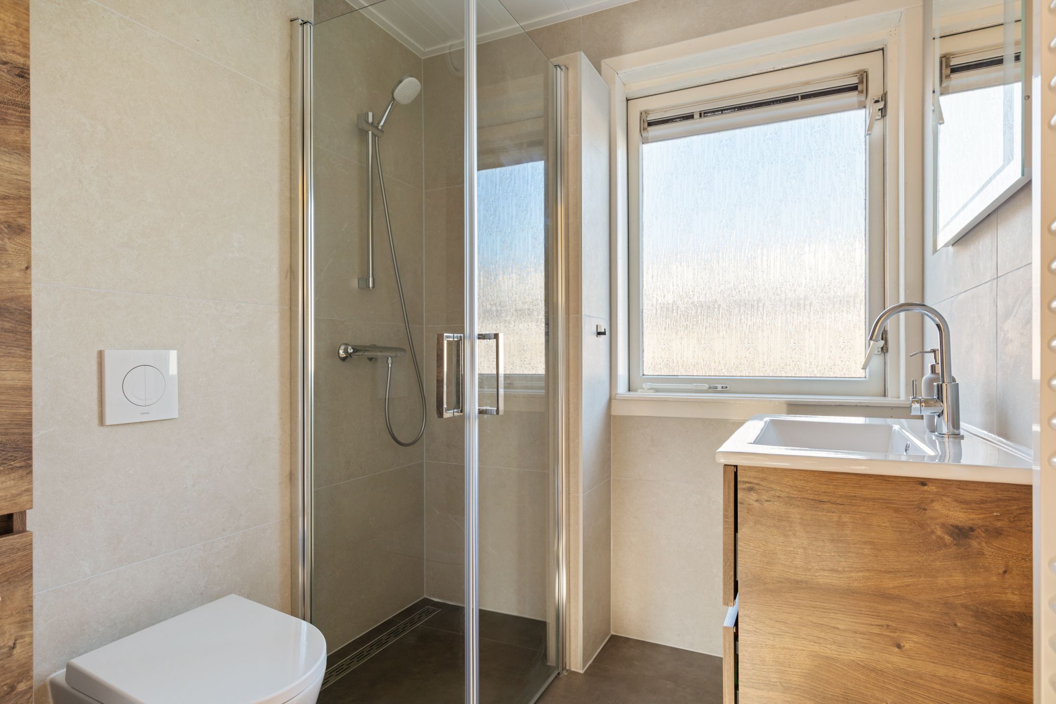 Foto 24 van Brederostraat 95