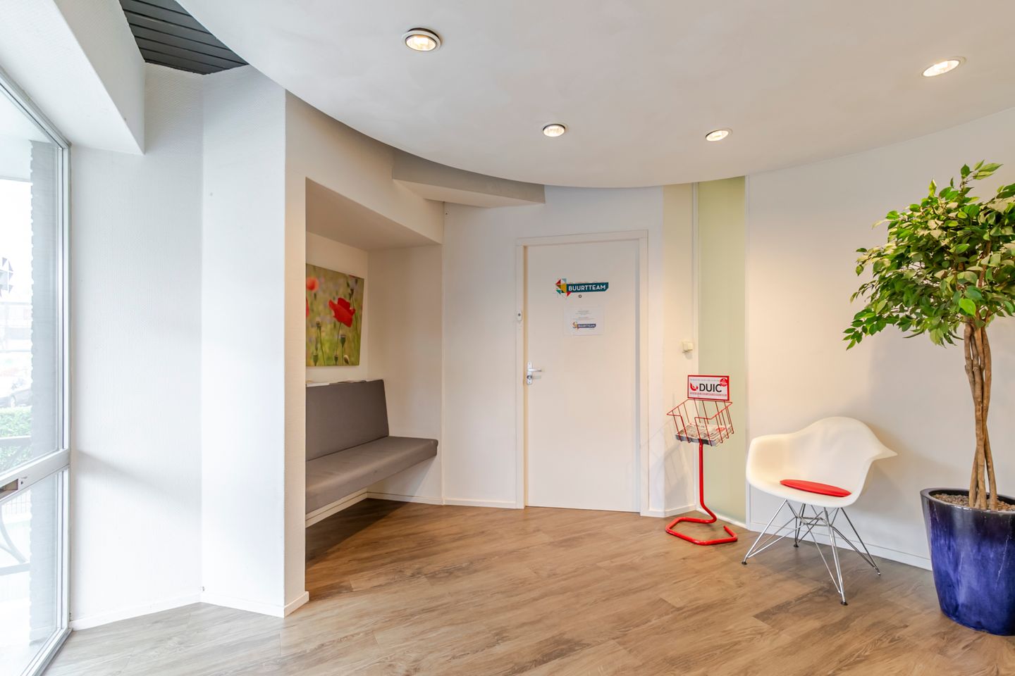 Bekijk foto 3 van Albert Schweitzerlaan 10