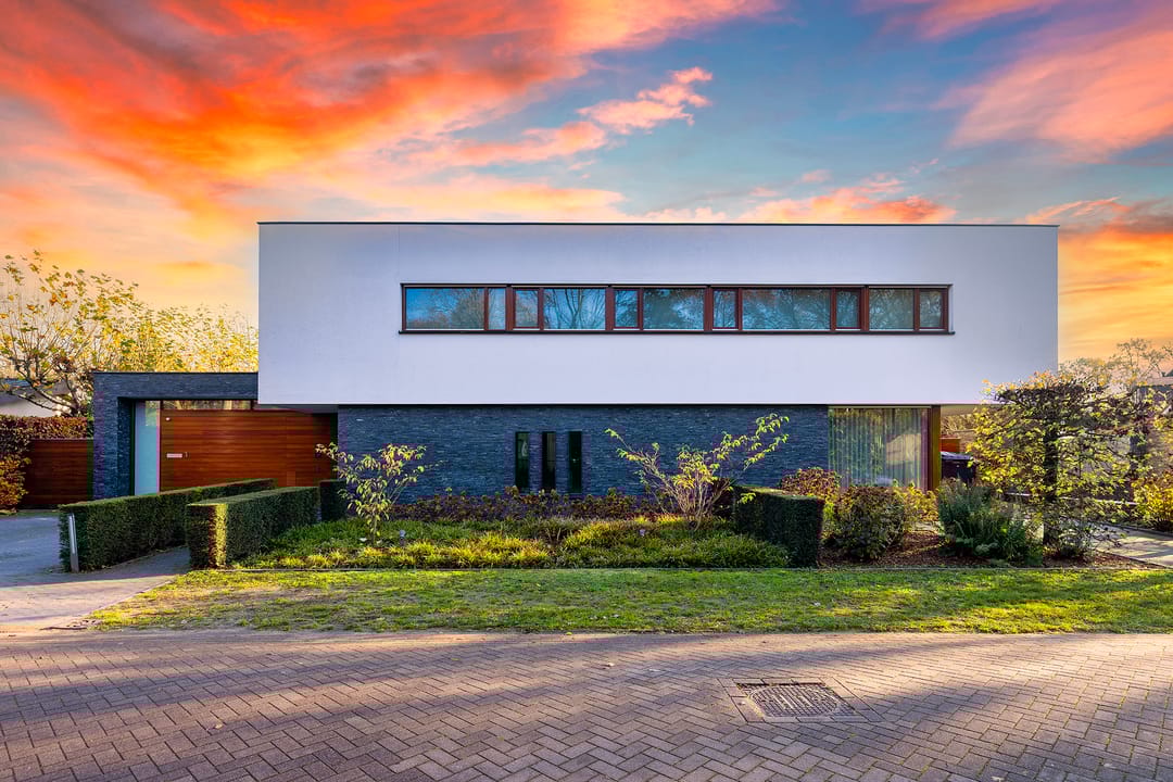 Foto 1 van Larikslaan 1