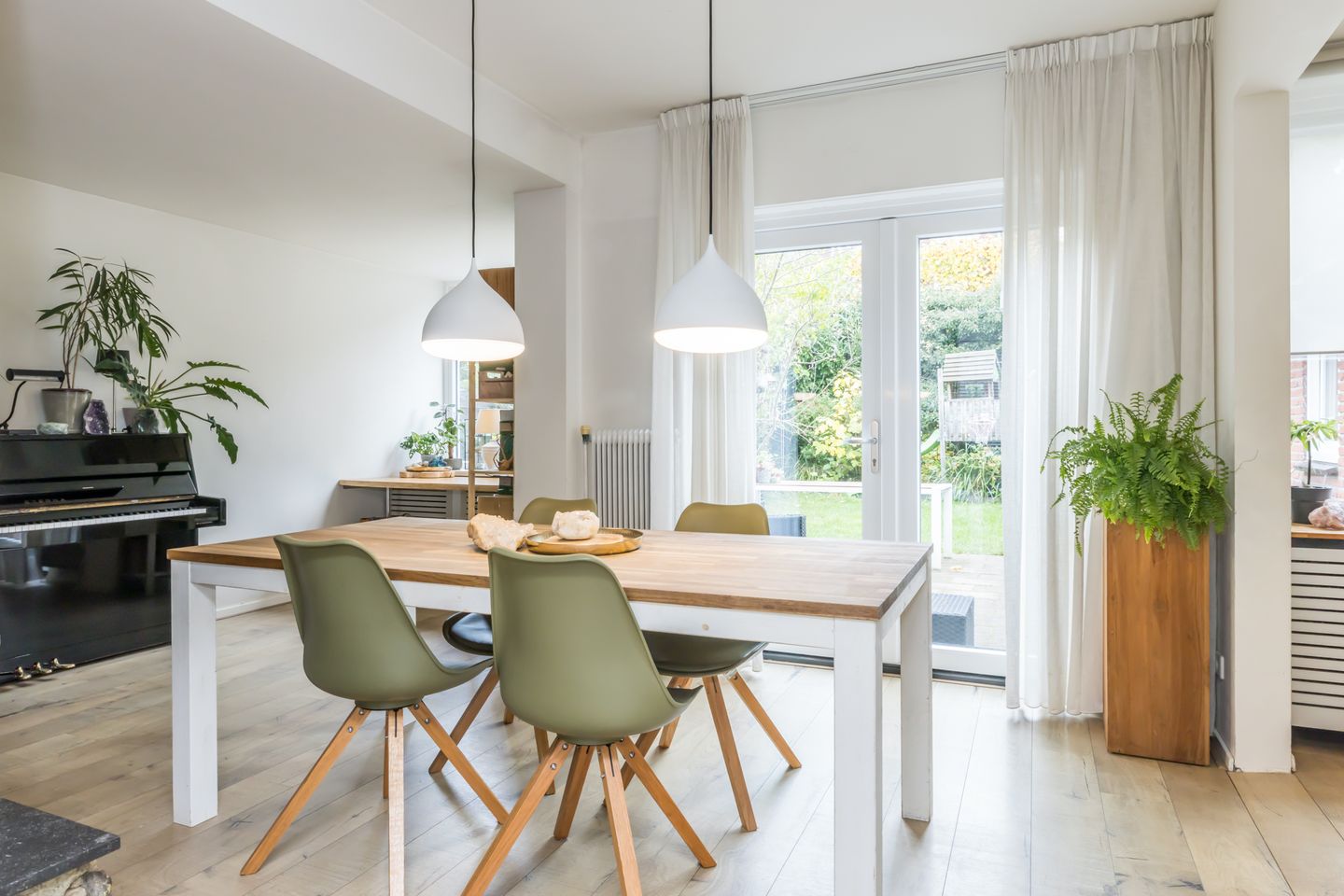 Photo 10 of Schipholstraat 7