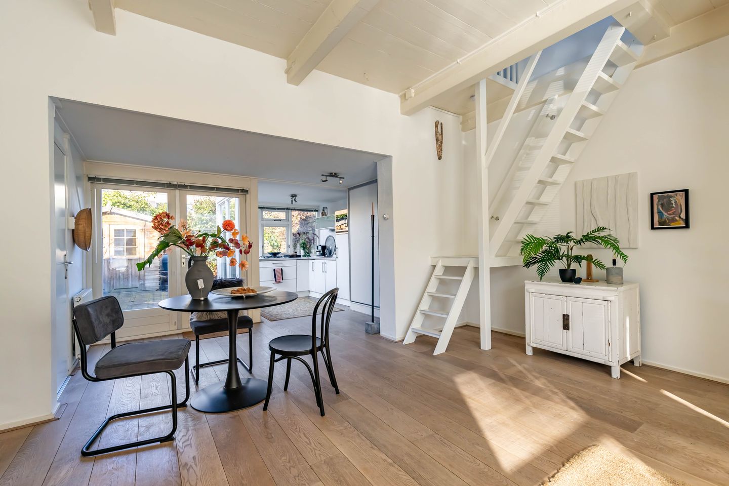 Photo 10 of Willemstraat 46