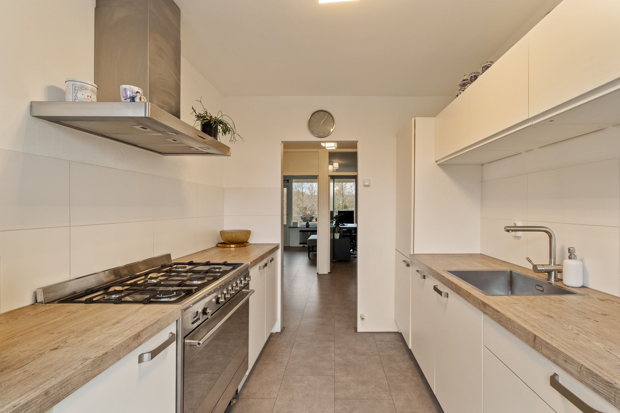 Foto 9 van Edmond Hellenraadstraat 120