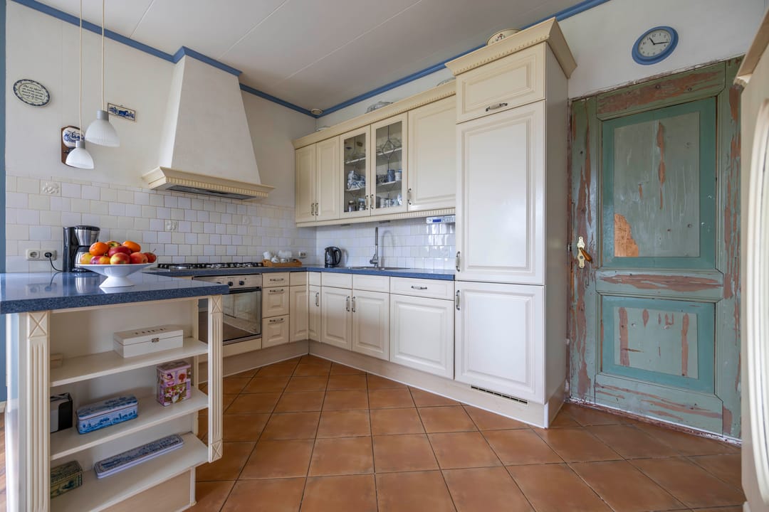 Foto 17 van W H van Heemstraweg 10