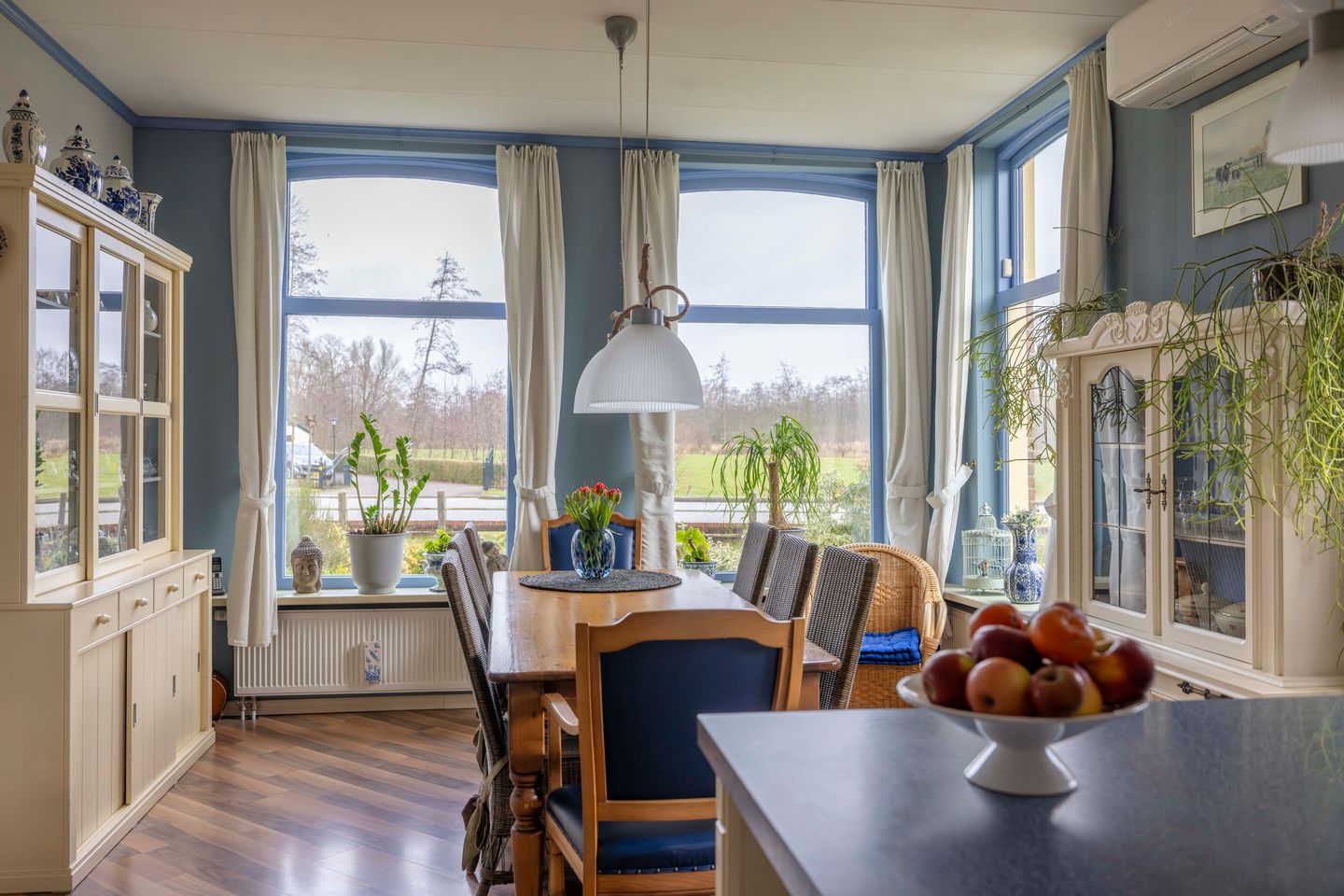 Foto 19 van W H van Heemstraweg 10