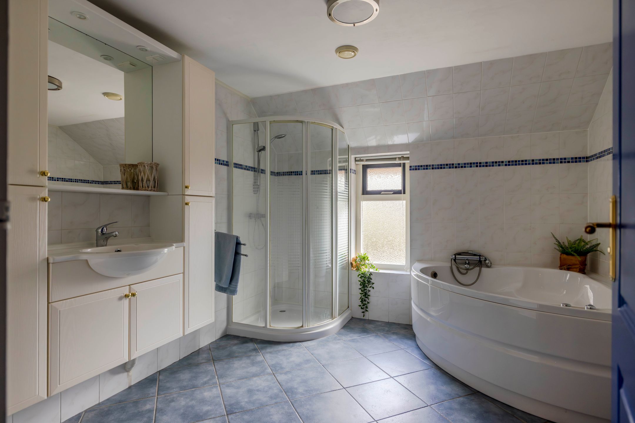 Foto 27 van W H van Heemstraweg 10