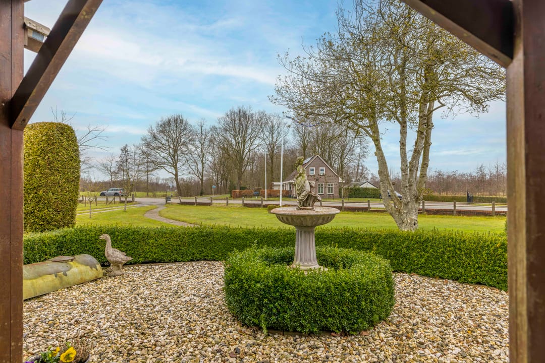 Foto 68 van W H van Heemstraweg 10