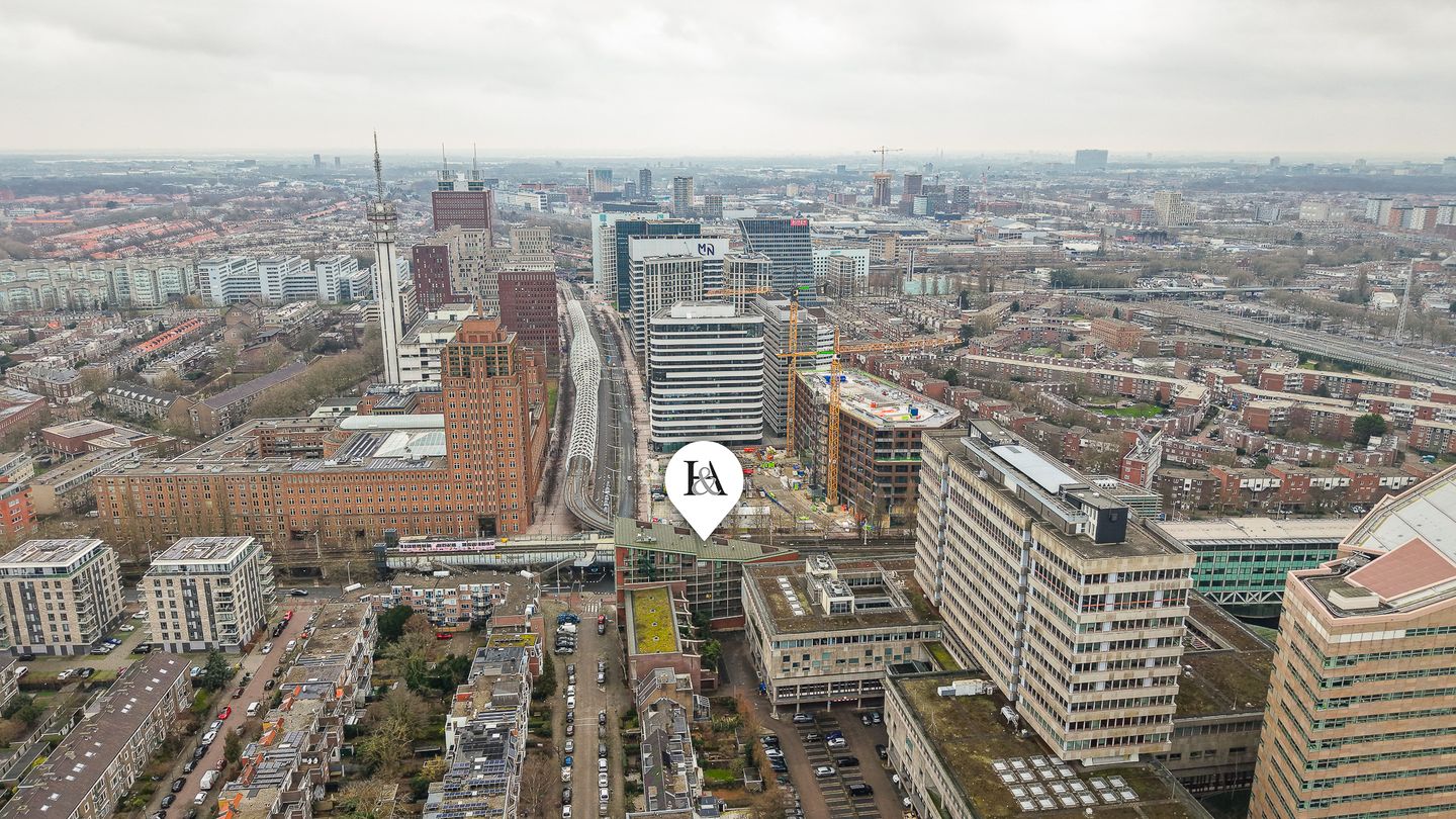 Photo 35 of Adelheidstraat 151