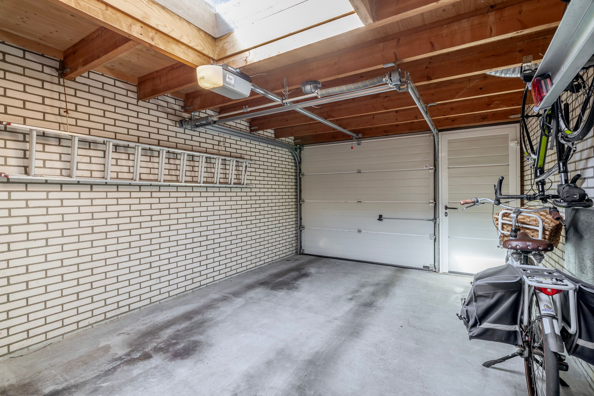 Photo 42 of Klampenmeet 25-A