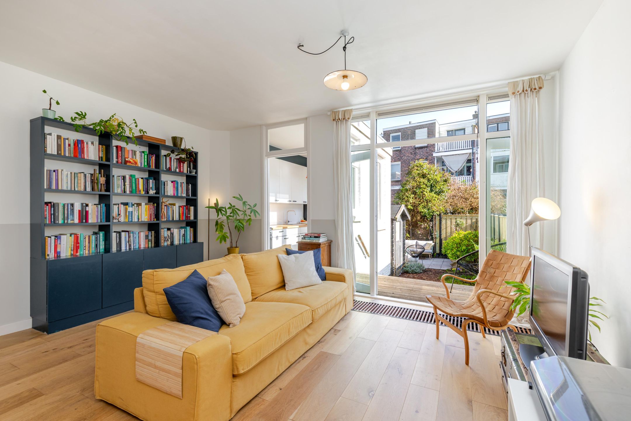 Photo 9 of Pieter de Hooghstraat 14-A