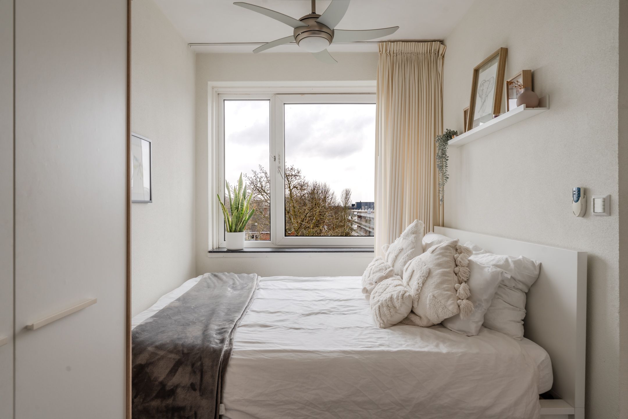 Photo 21 of Van Nijenrodeweg 128