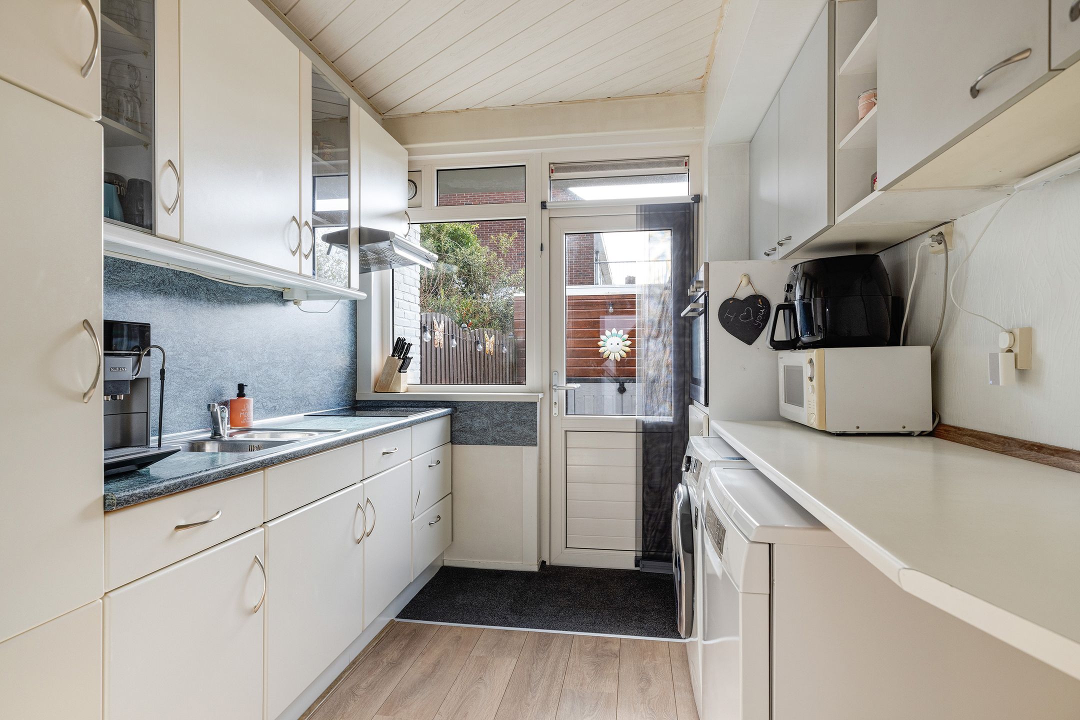 Photo 3 of Zwaluwenlaan 52