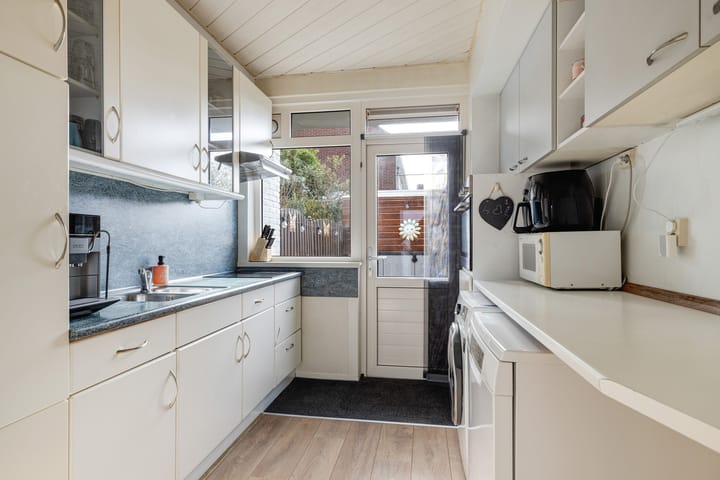 Photo 3 of Zwaluwenlaan 52