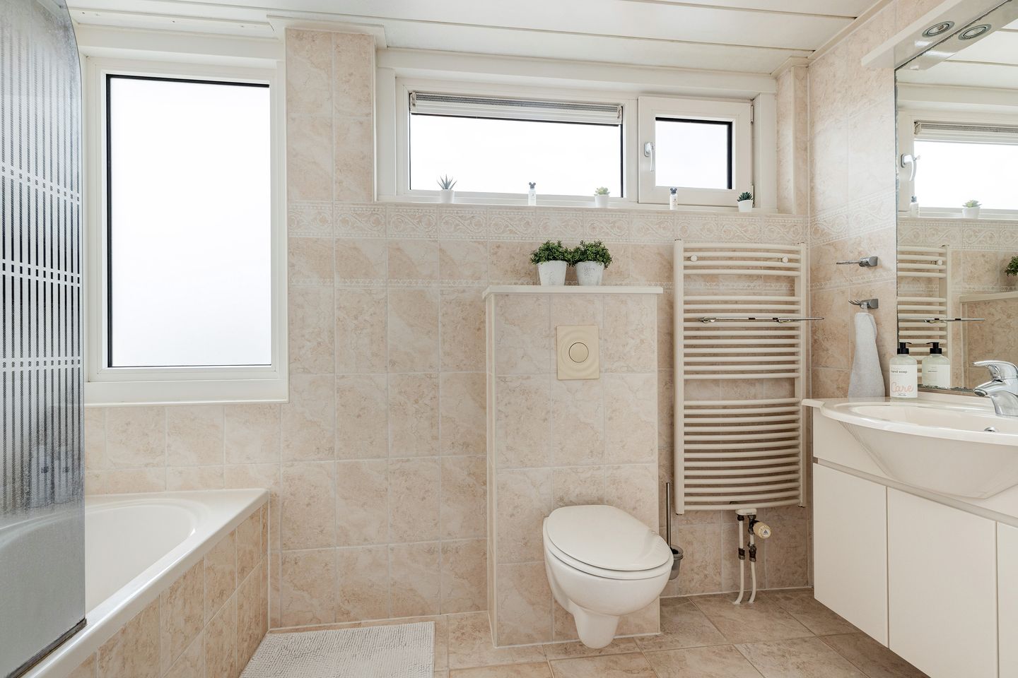 Photo 4 of Zwaluwenlaan 52