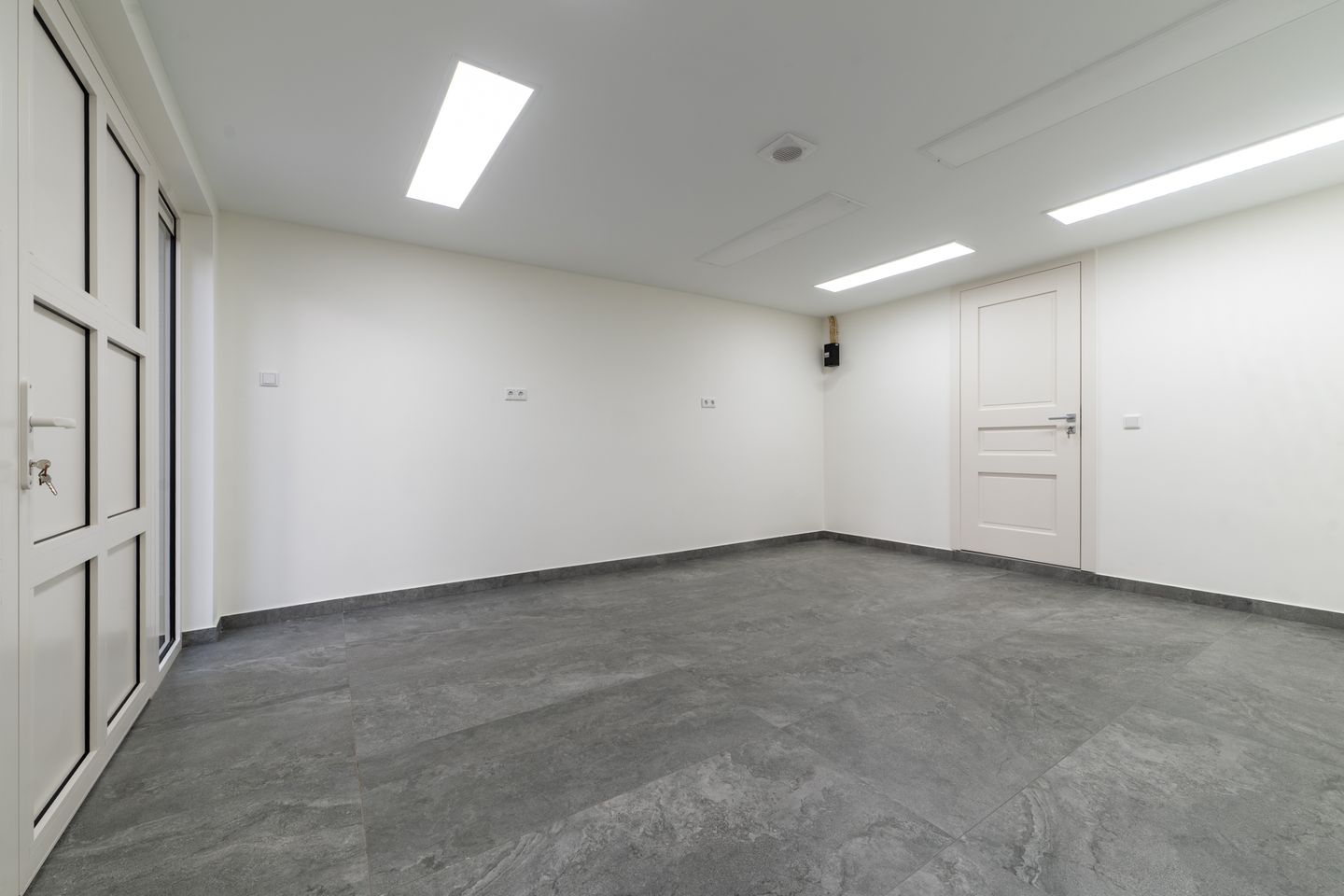 Photo 29 of Willibrorduslaan 81