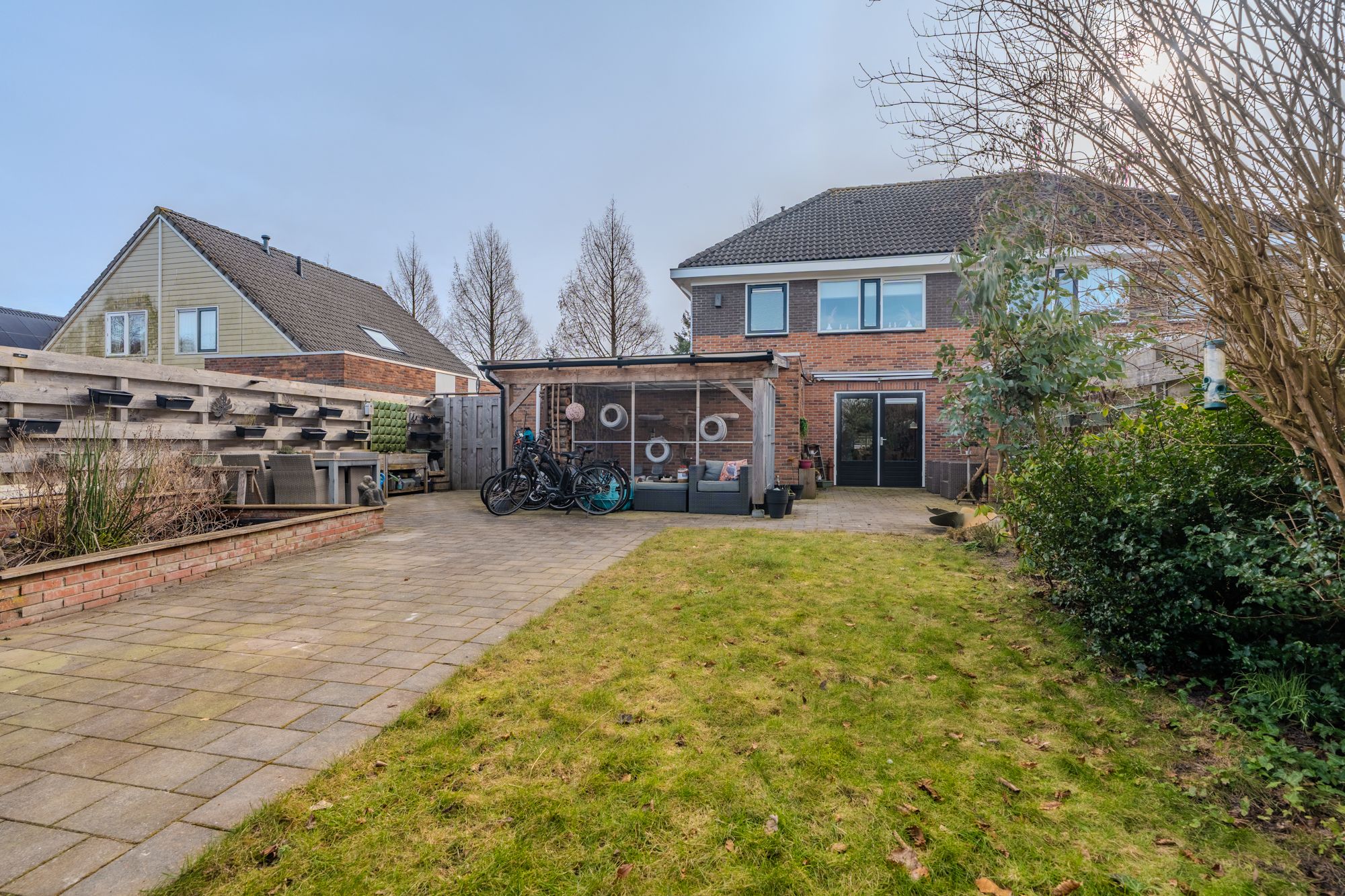 Photo 12 of Stuurboord 67