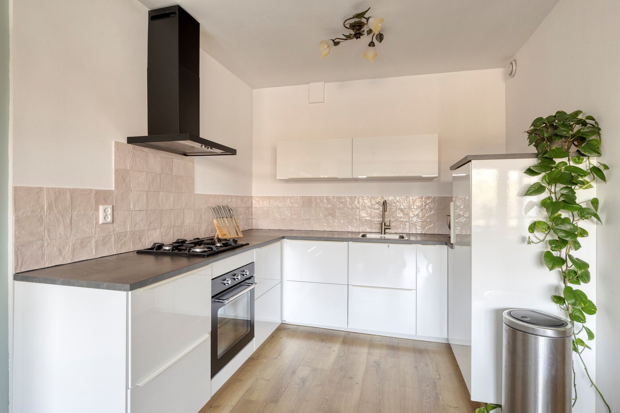 Photo 15 of Merelstraat 95