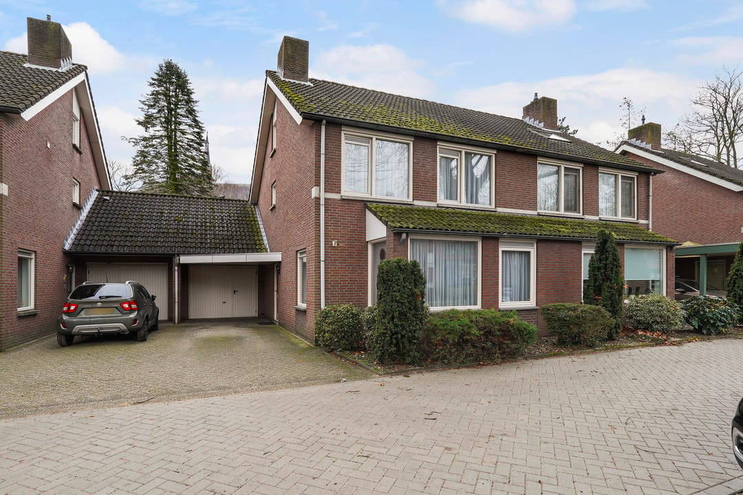 Foto 1 van Deken Broekmanlaan 6