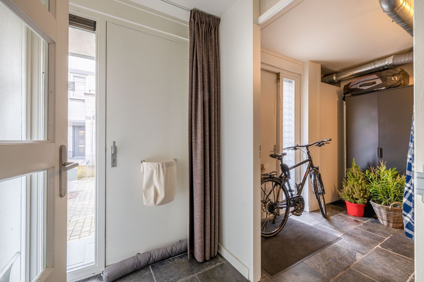 Foto 5 van Zwanebloem 23