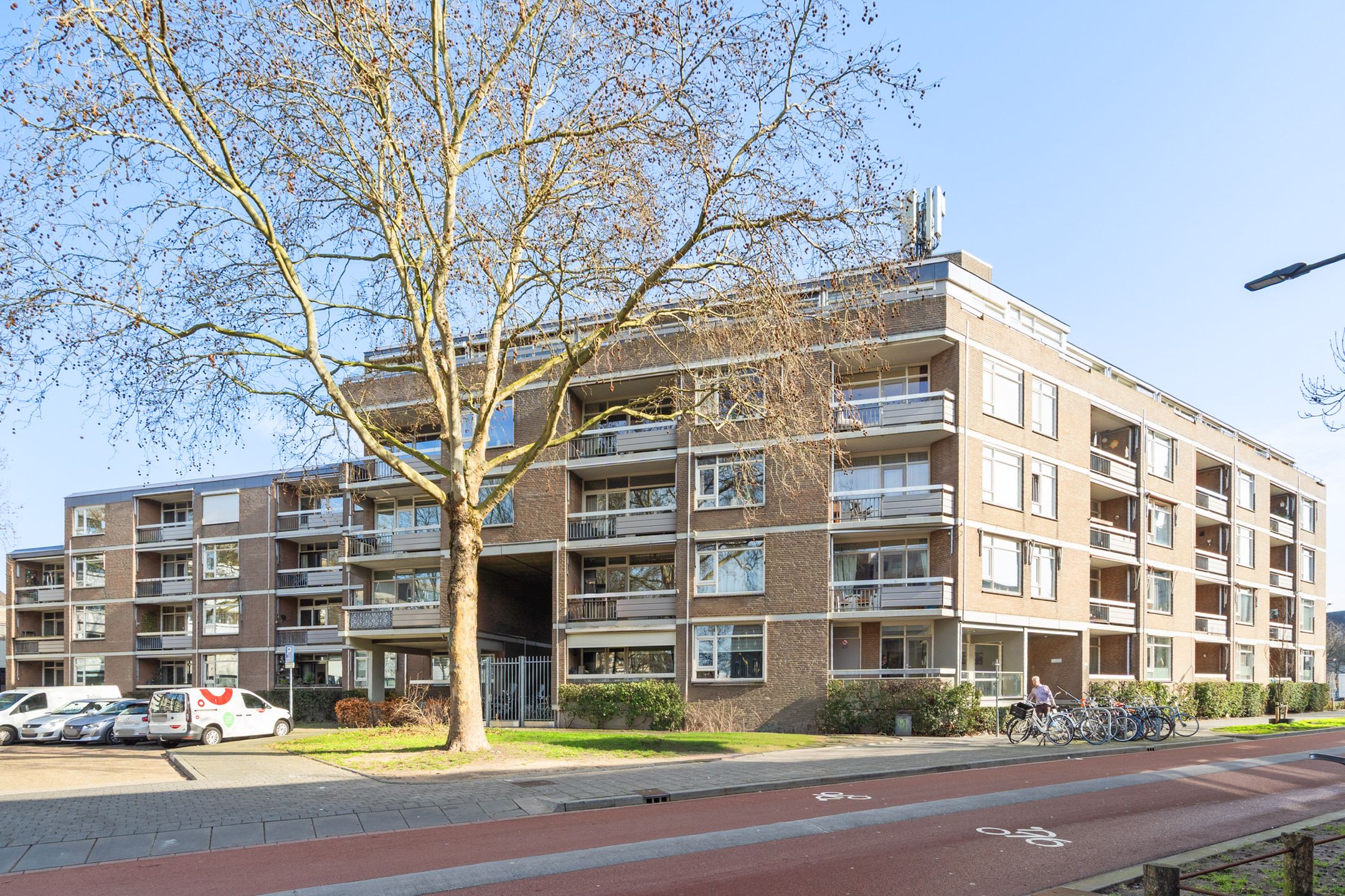 Foto 30 van Adriaan van Bergenstraat 100