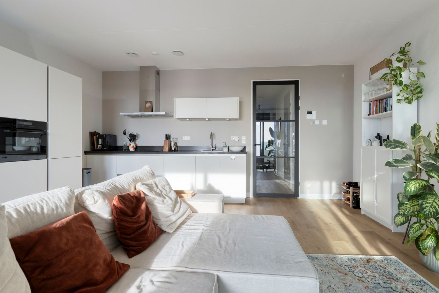 Foto 10 van Picassolaan 803