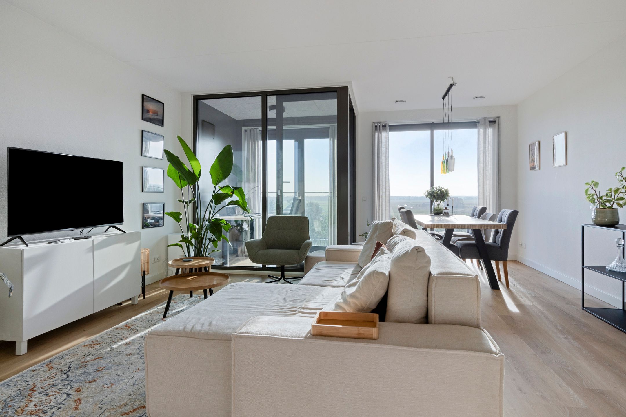 Foto 15 van Picassolaan 803