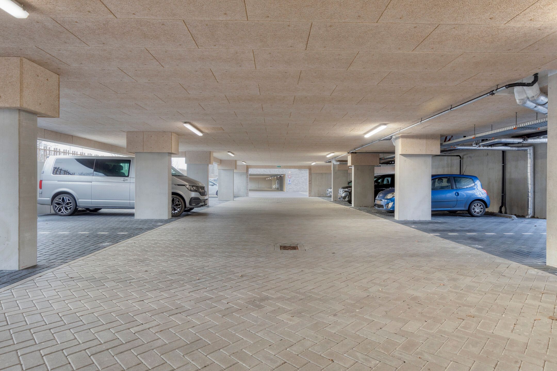 Foto 24 van Picassolaan 803