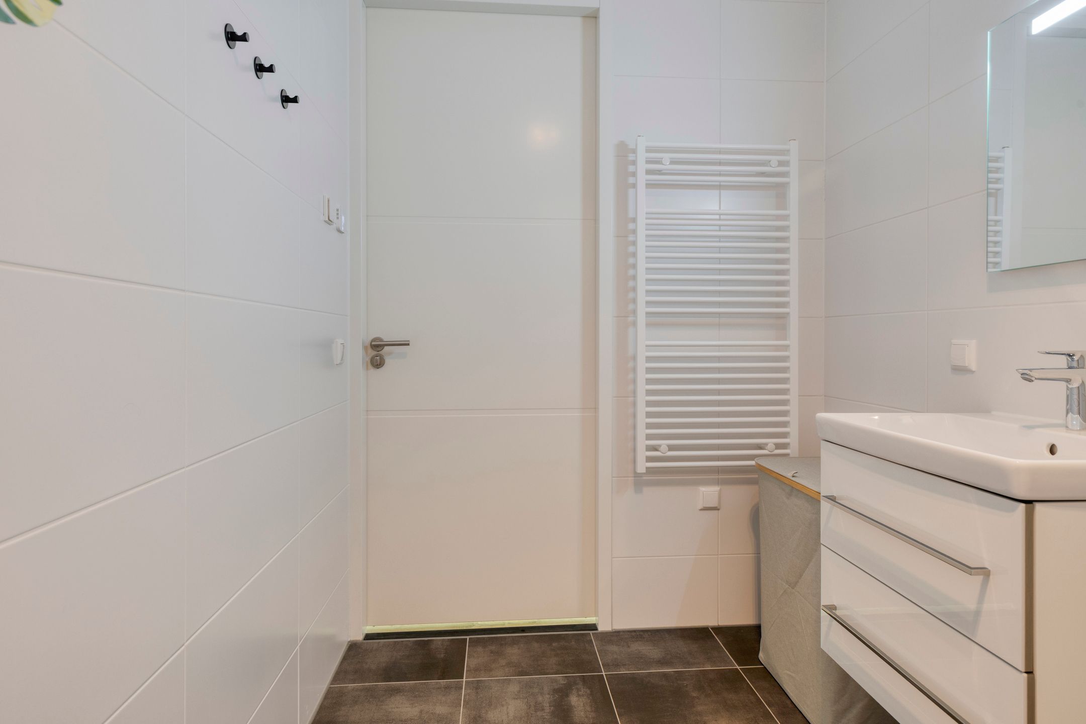 Foto 21 van Picassolaan 803