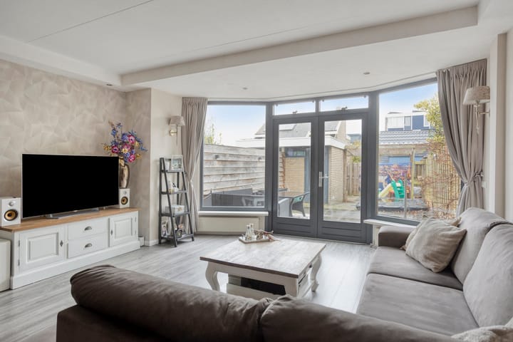 Photo 2 of Amaryllislaan 15