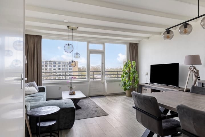 Photo 2 of Voltastraat 41