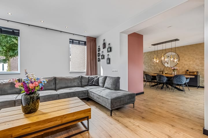 Photo 2 of Hoogendijkstraat 23