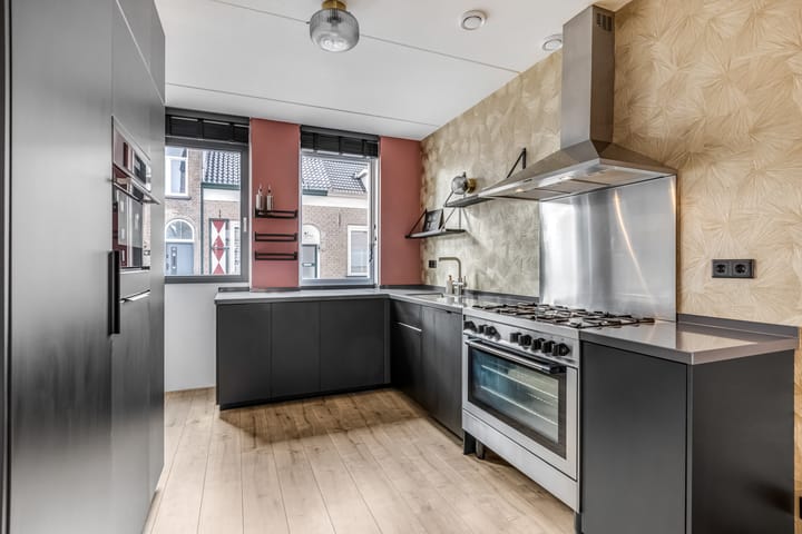 Photo 3 of Hoogendijkstraat 23