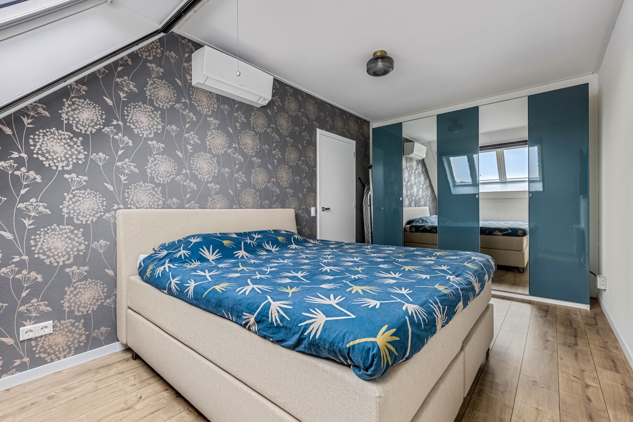 Photo 21 of Hoogendijkstraat 23