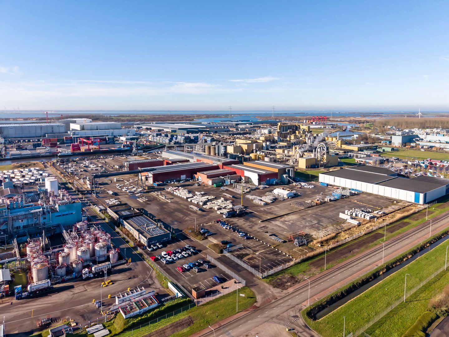 Bekijk foto 1 van Lelyweg 23