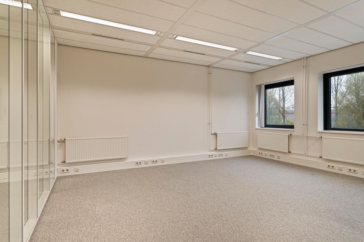 Bekijk foto 2 van Atoomweg 63