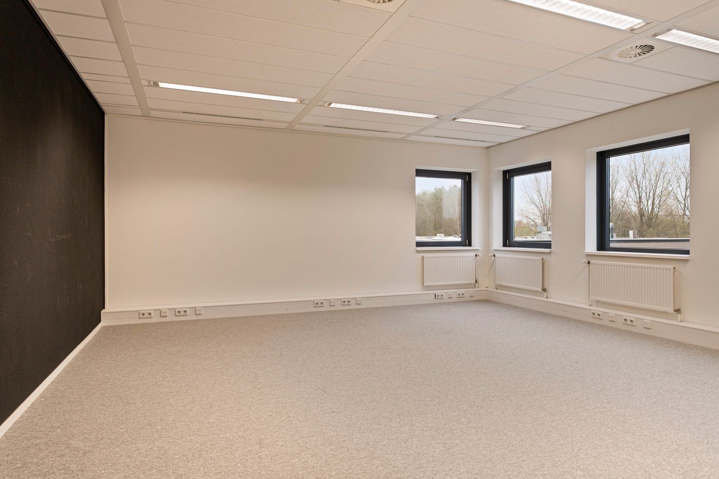 Bekijk foto 1 van Atoomweg 63