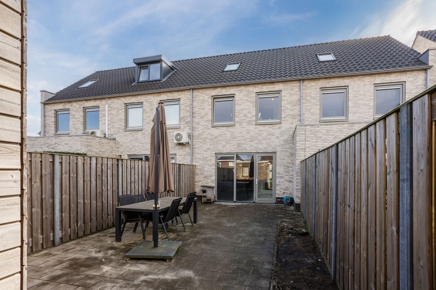 Foto 35 van Piet Bartenstraat 28