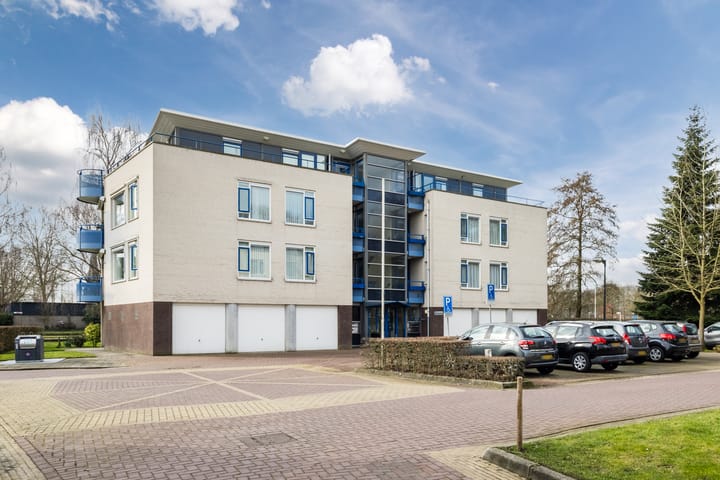 Photo 2 of Esstraat 10-12