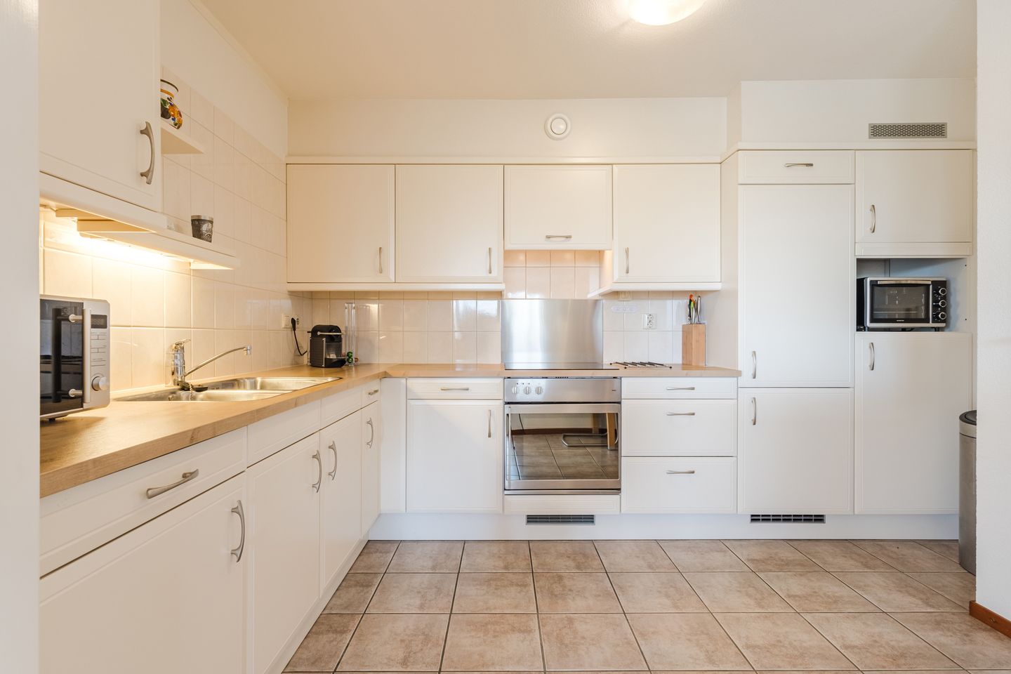 Photo 25 of Esstraat 10-12