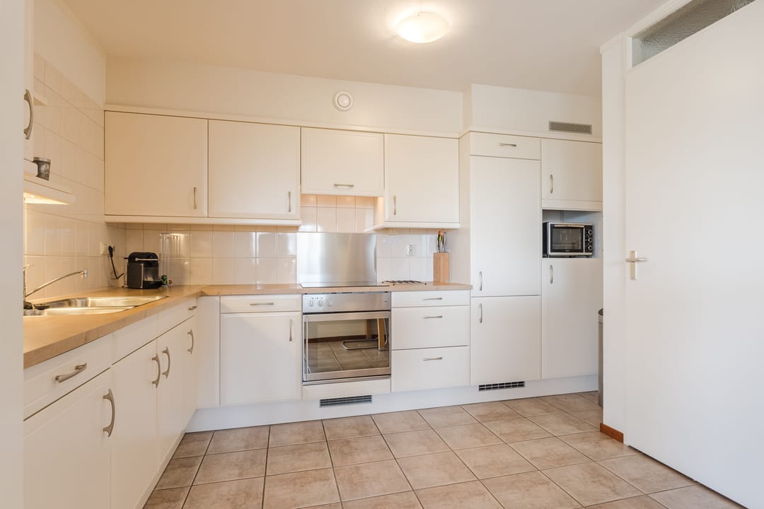 Photo 26 of Esstraat 10-12