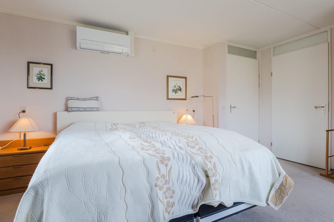 Photo 32 of Esstraat 10-12