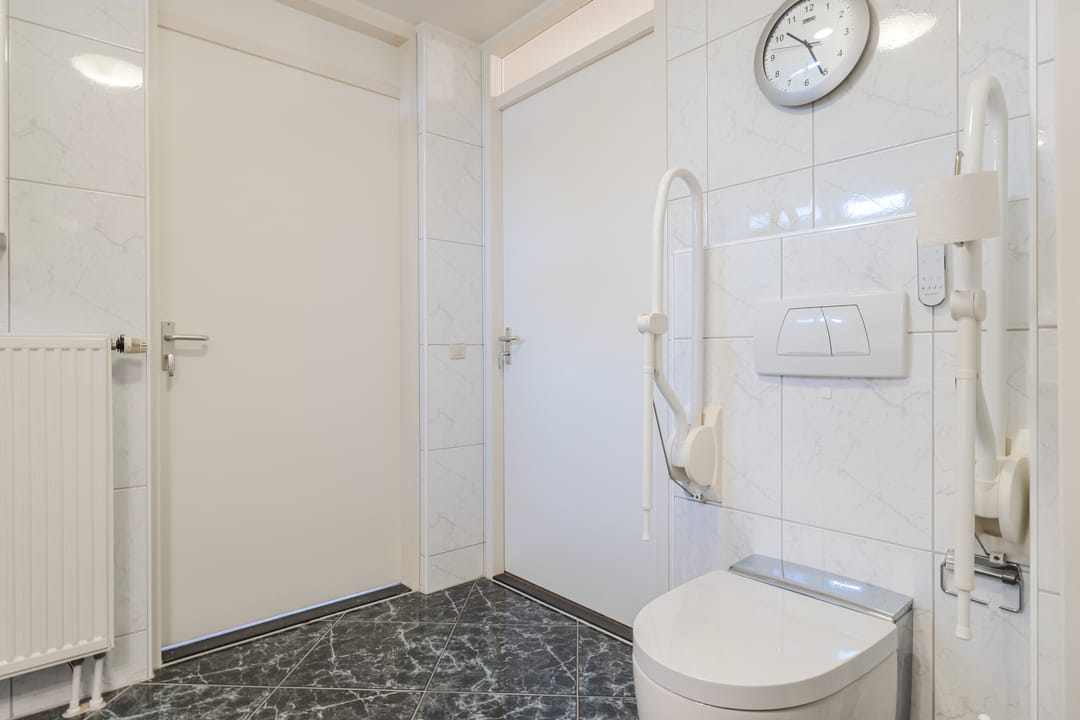 Photo 43 of Esstraat 10-12