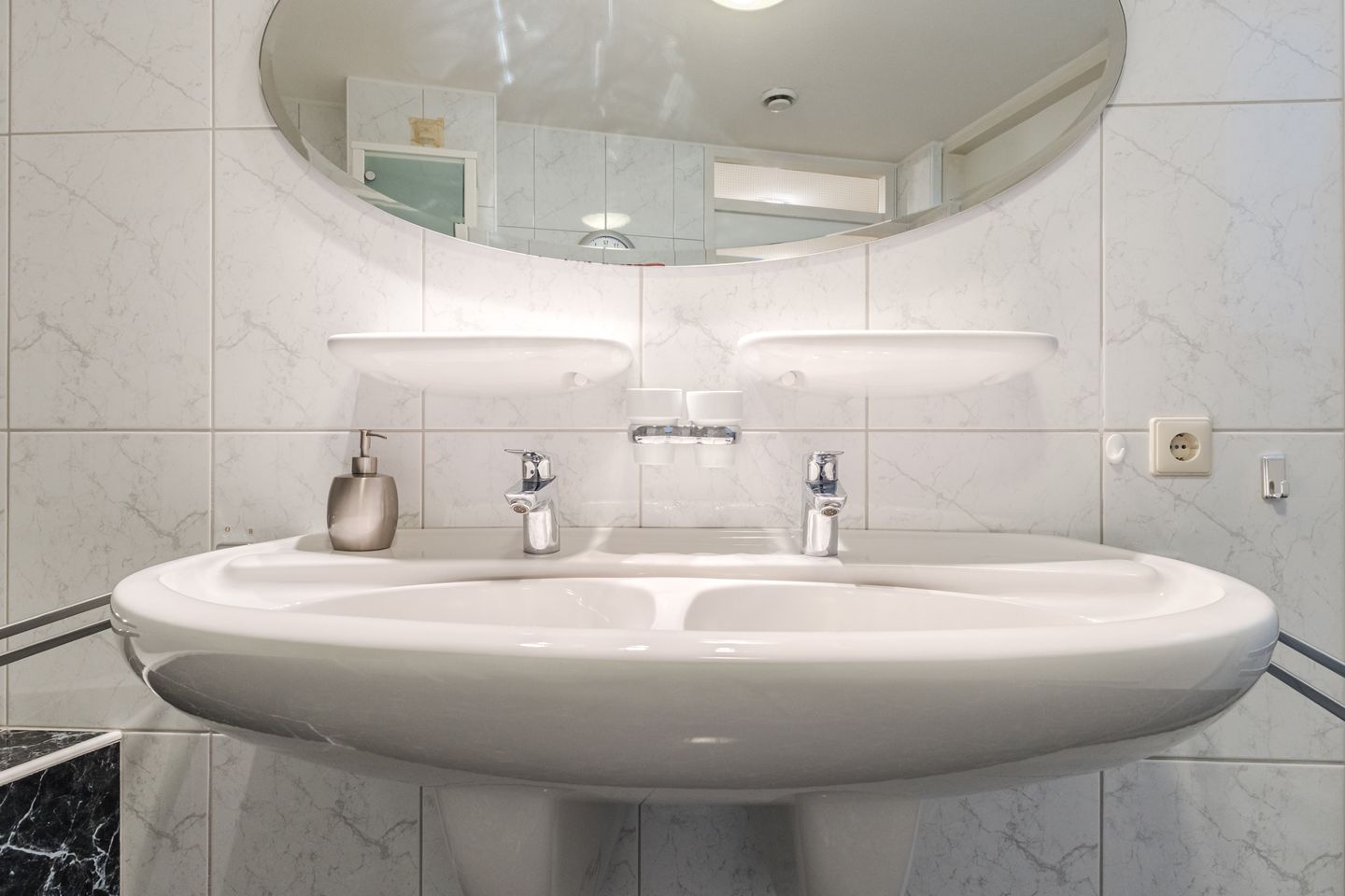 Photo 44 of Esstraat 10-12