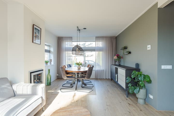 Photo 2 of Wilhelminastraat 19