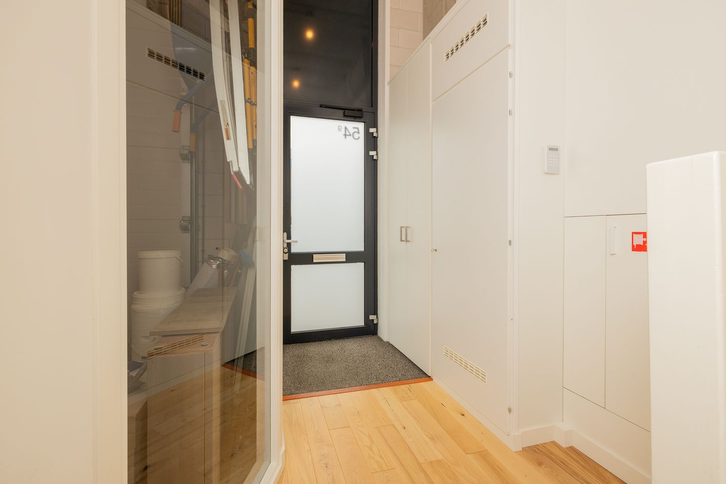 View photo 2 of Vennestraat 54-G