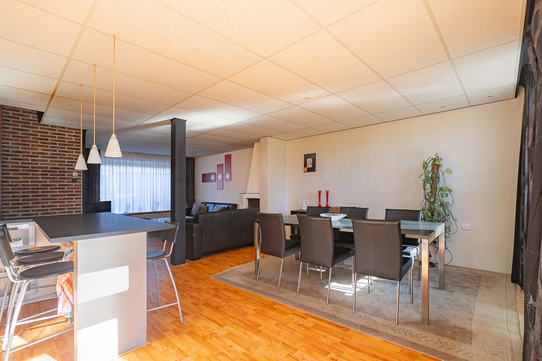 Foto 2 van Weegbree 14