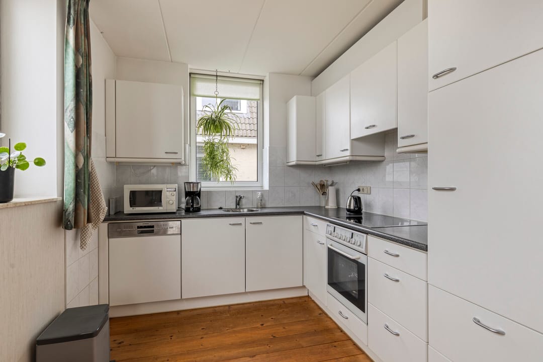 Photo 11 of Westeinde 34