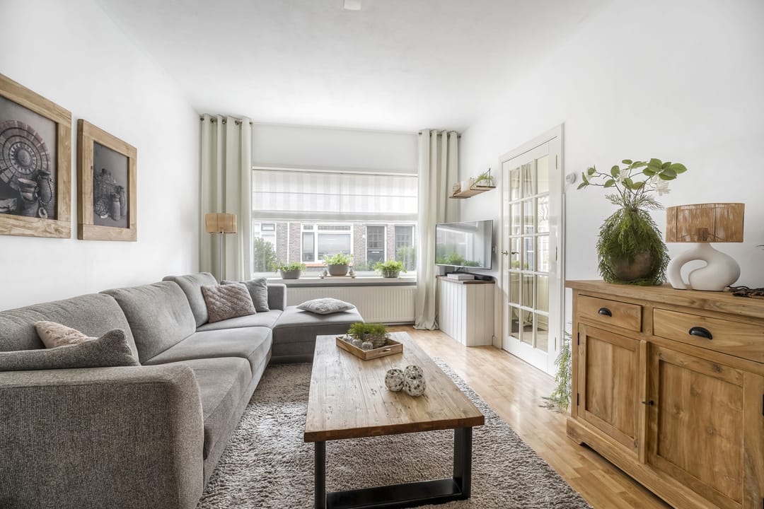 Photo 7 of Erasmusstraat 11